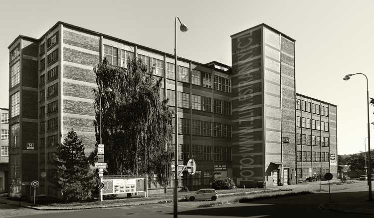 1947-48 - n.p. Baťa - 14. budova z jihozápadu