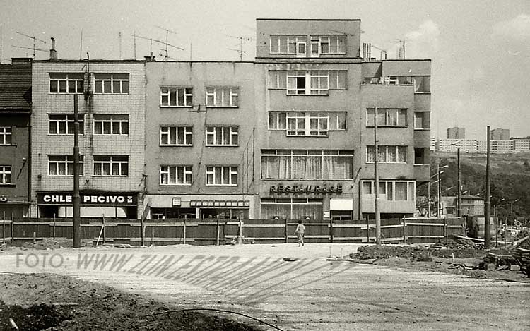 1985 - Murzinova třída - stavba podchodu - JZD Slušovice 